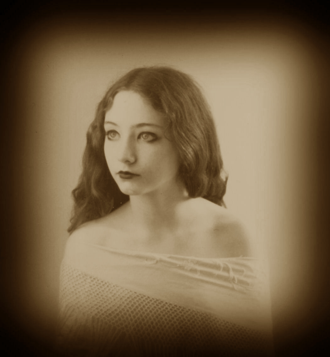 http://fc02.deviantart.net/fs70/f/2011/231/0/5/lillian_gish_3_by_step_in_time_stock-d474u03.jpg